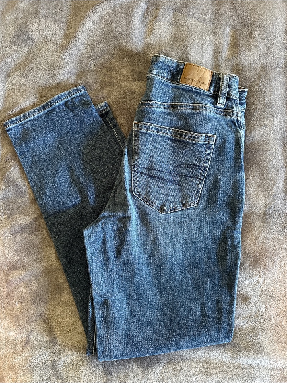 American Eagle Mom Jeans Medium Wash Size 4 Regular